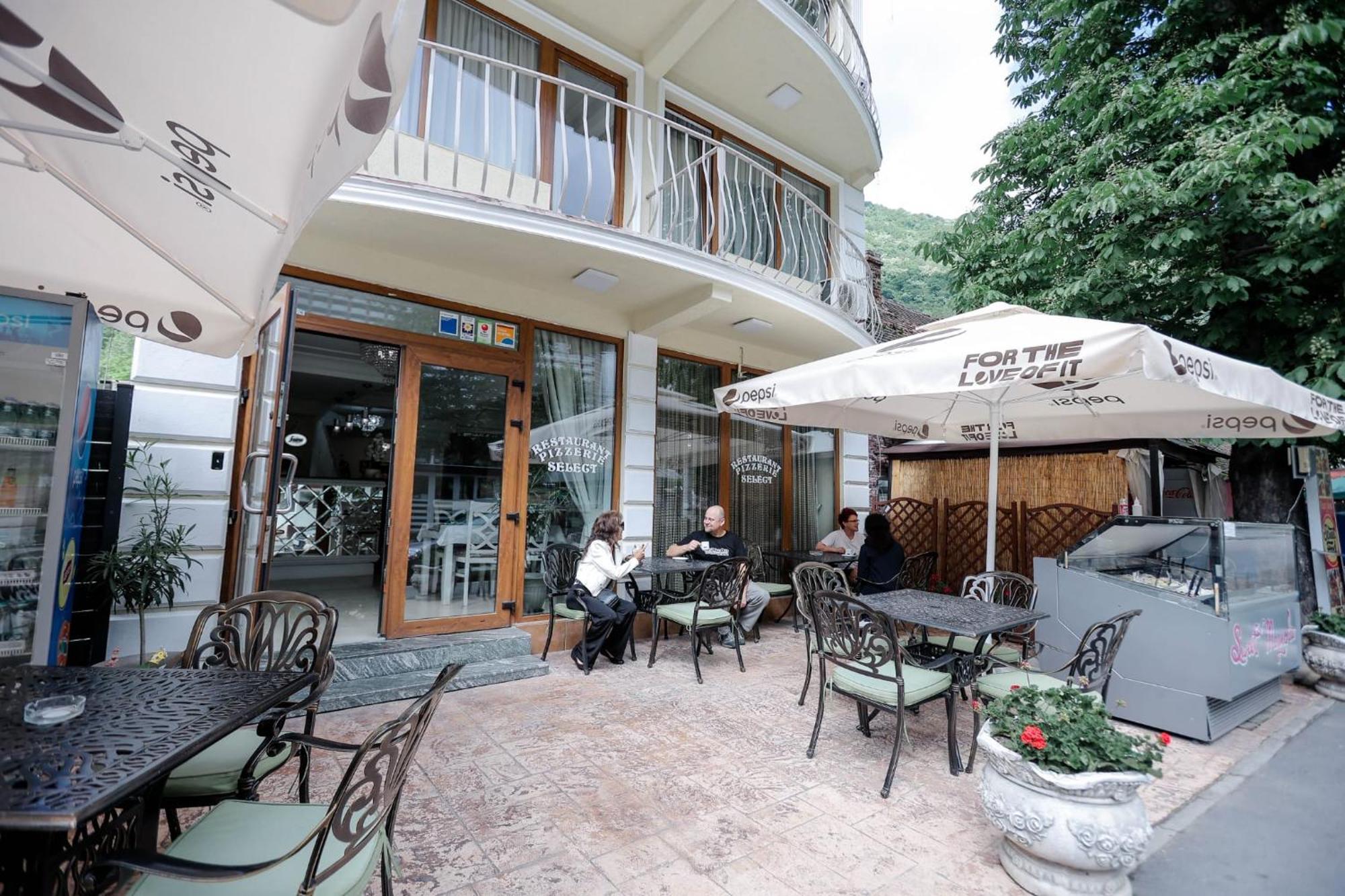 Pensiune Restaurant Select Băile Herculane Exterior foto