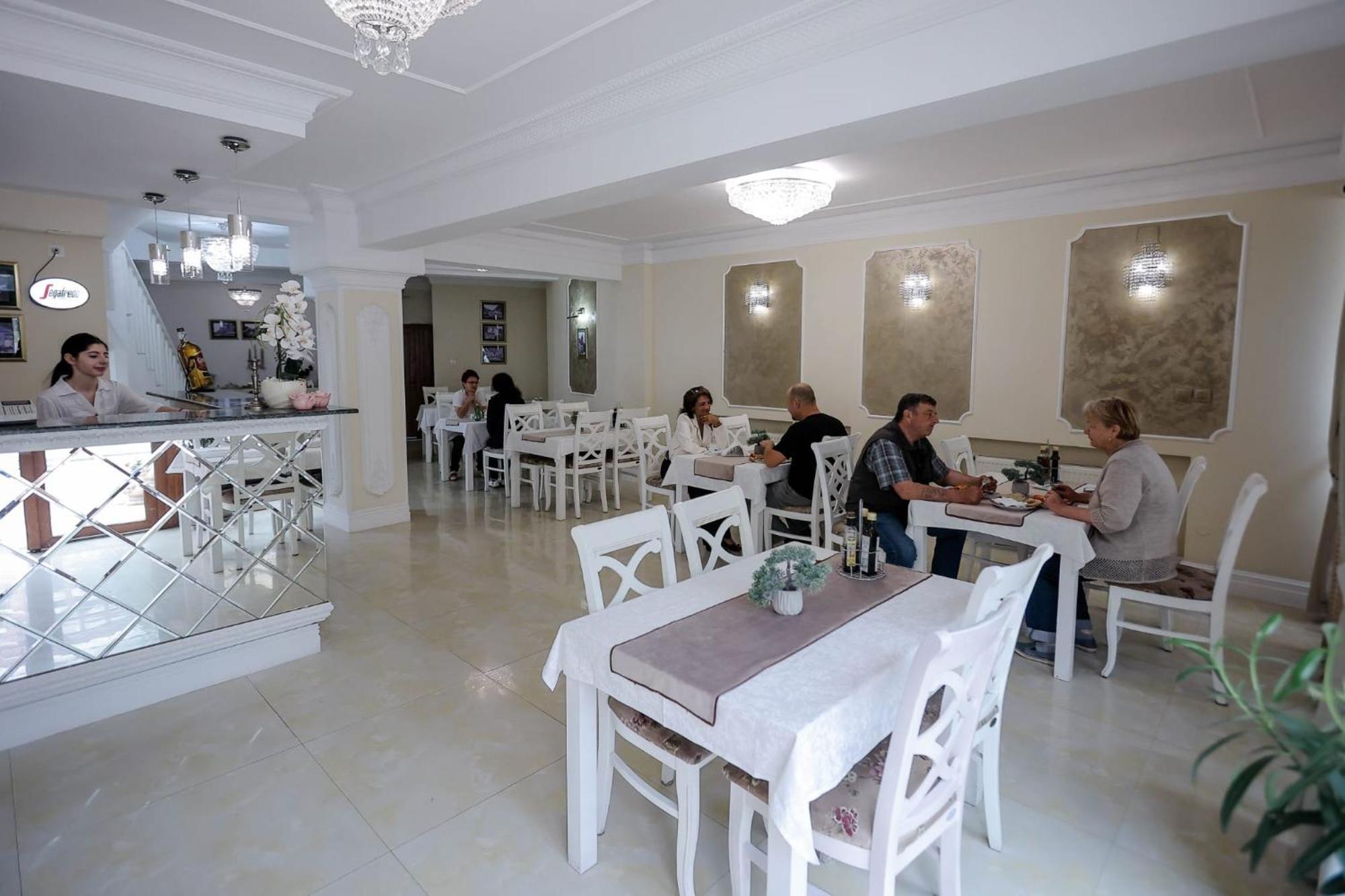 Pensiune Restaurant Select Băile Herculane Exterior foto