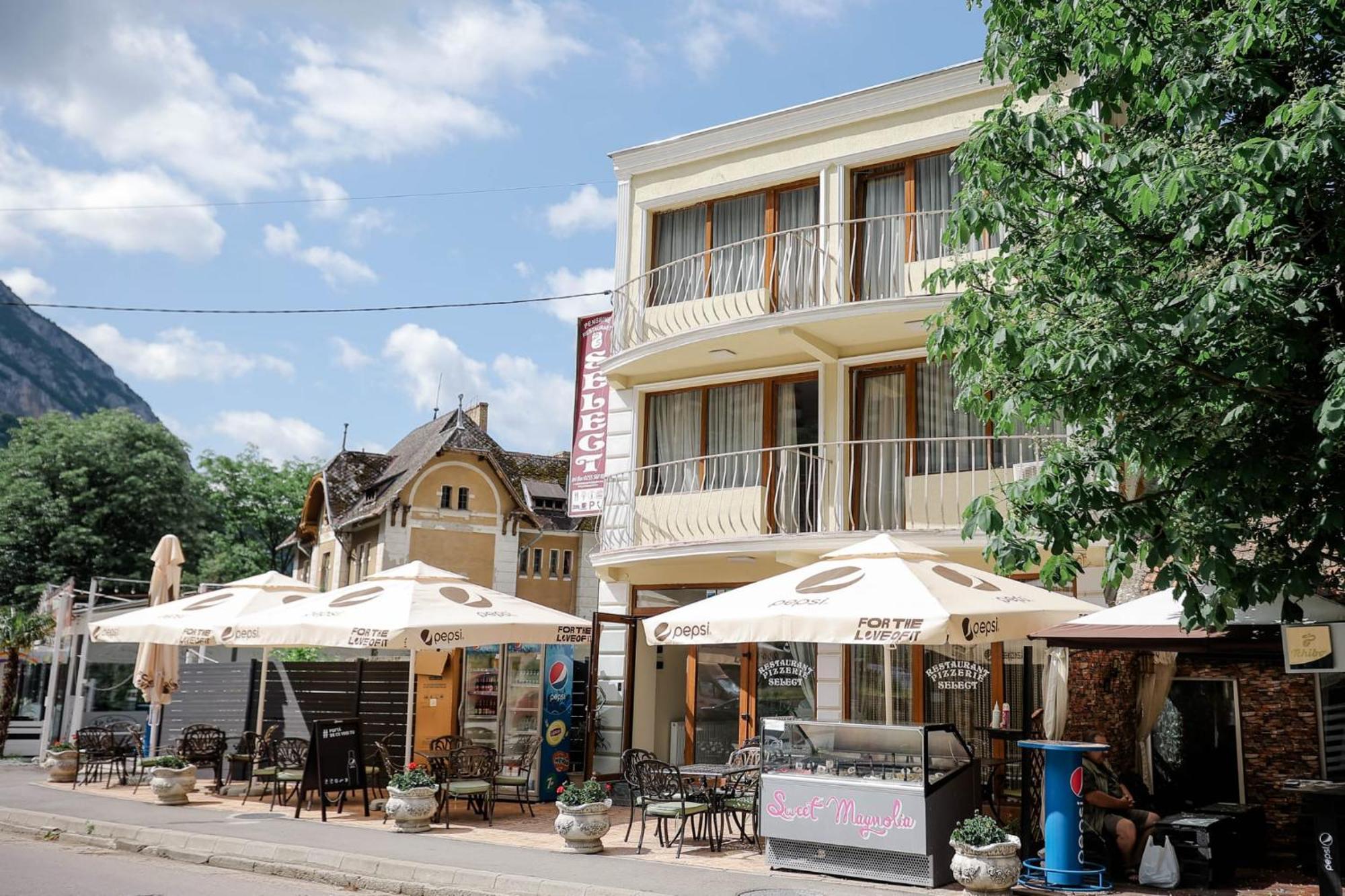 Pensiune Restaurant Select Băile Herculane Exterior foto