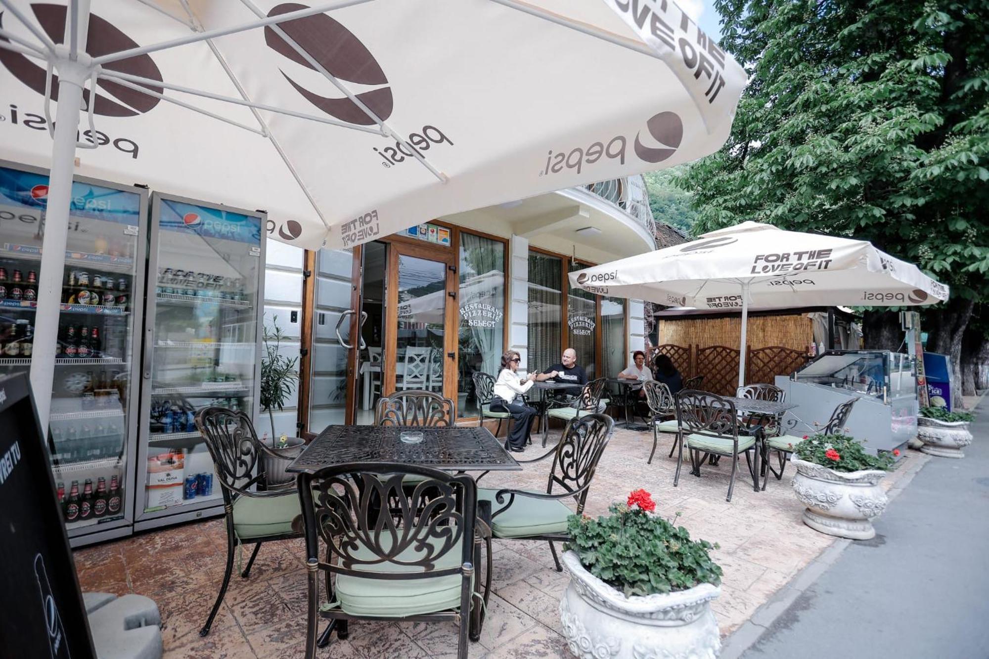 Pensiune Restaurant Select Băile Herculane Exterior foto